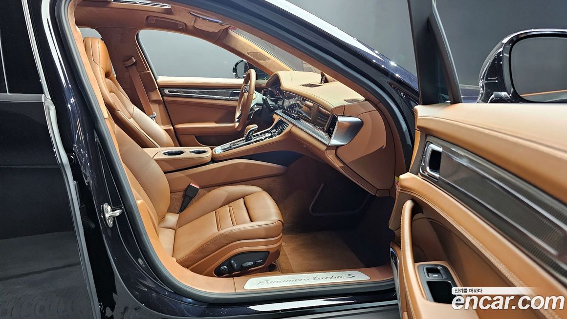 Porsche Panamera 2022