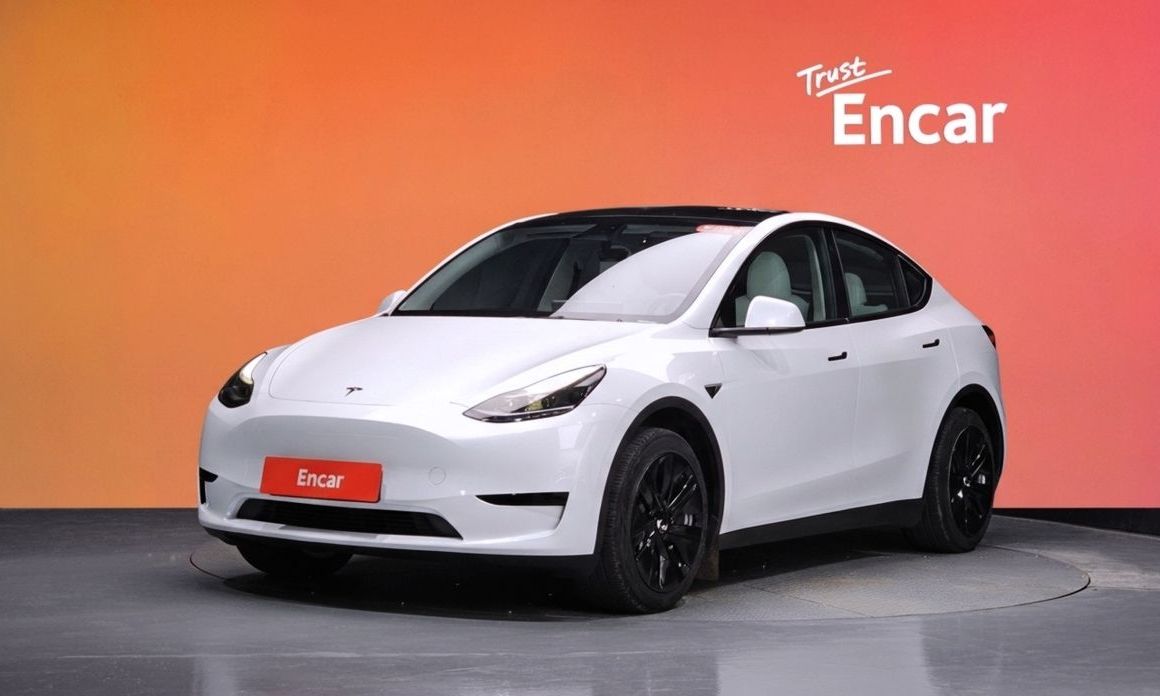 Tesla Model Y 2024