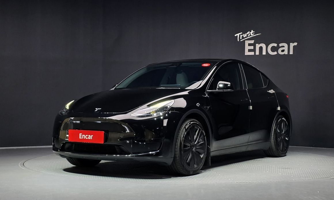Tesla Model Y 2024
