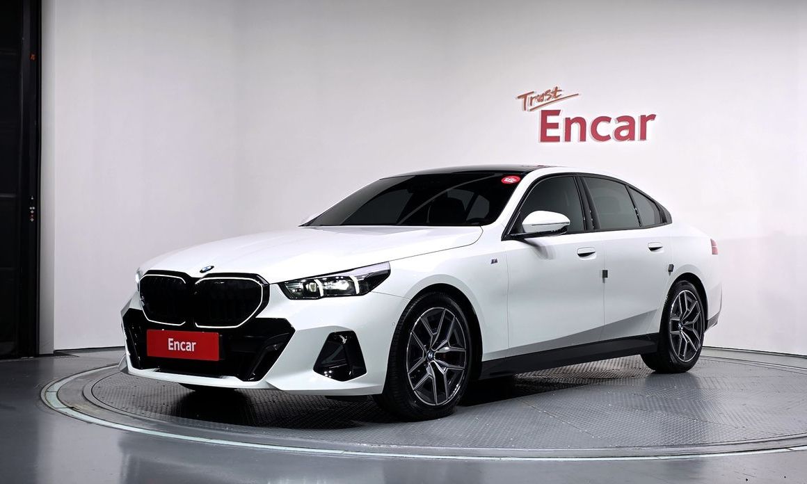 BMW 5-Series 2024
