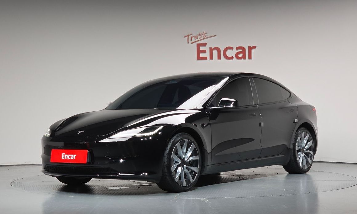 Tesla Model 3 2024