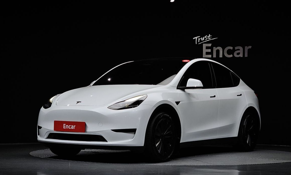Tesla Model Y 2023