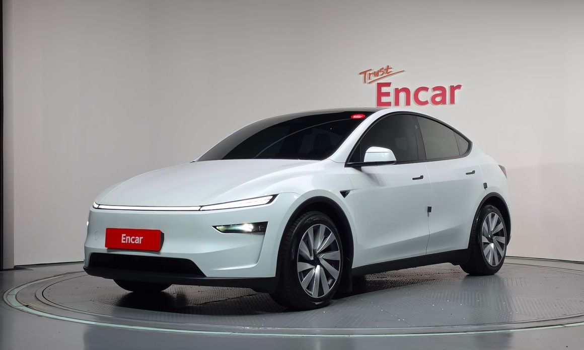 Tesla Model Y 2025