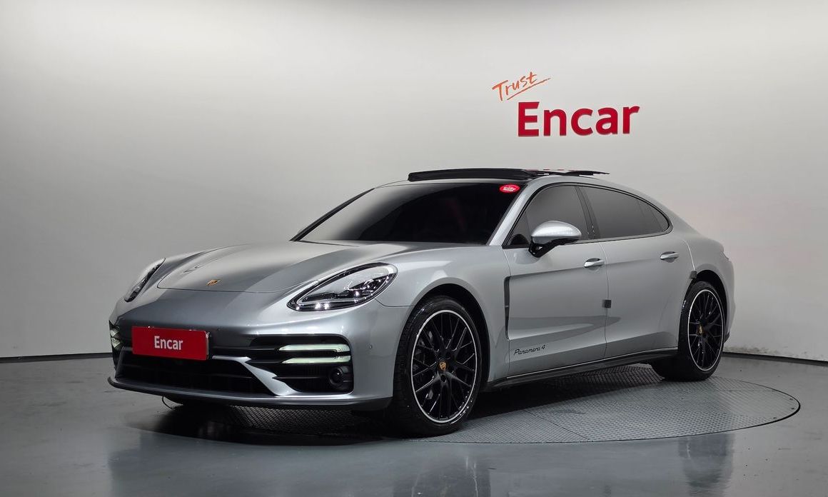 Porsche Panamera 2023
