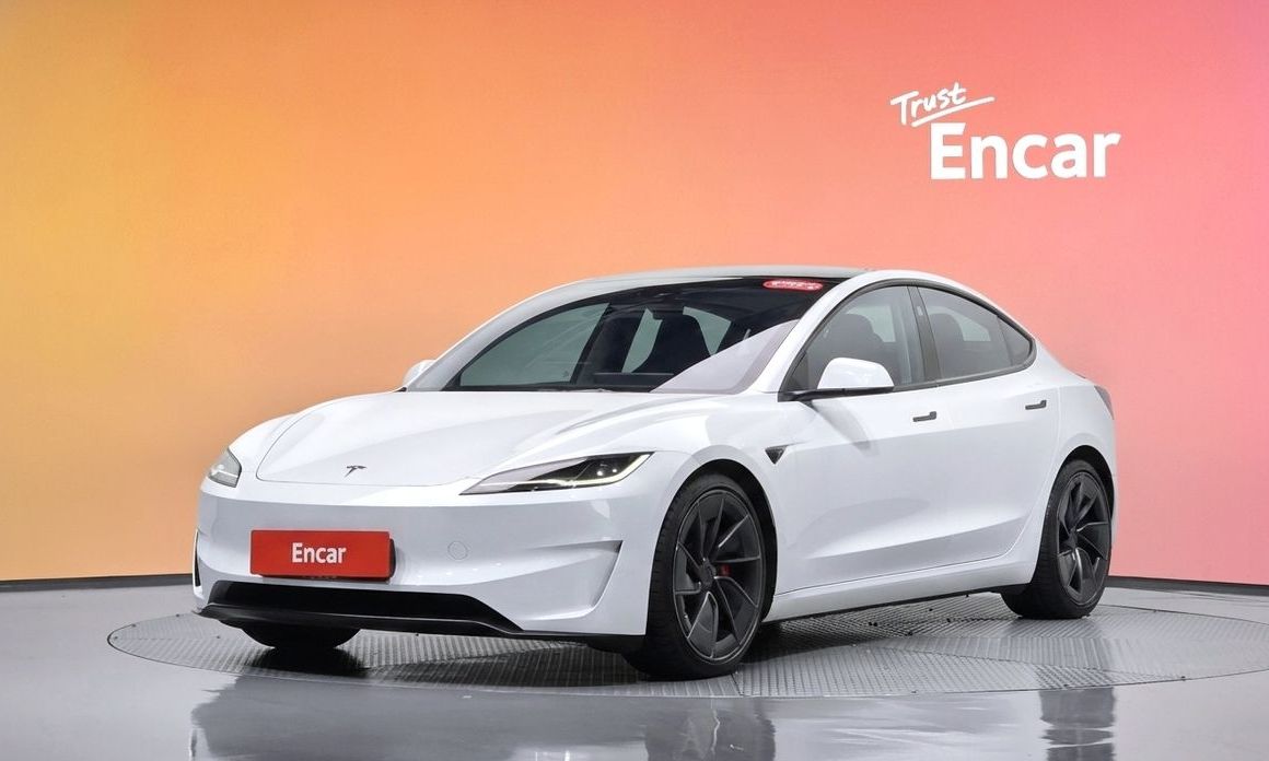 Tesla Model 3 2024