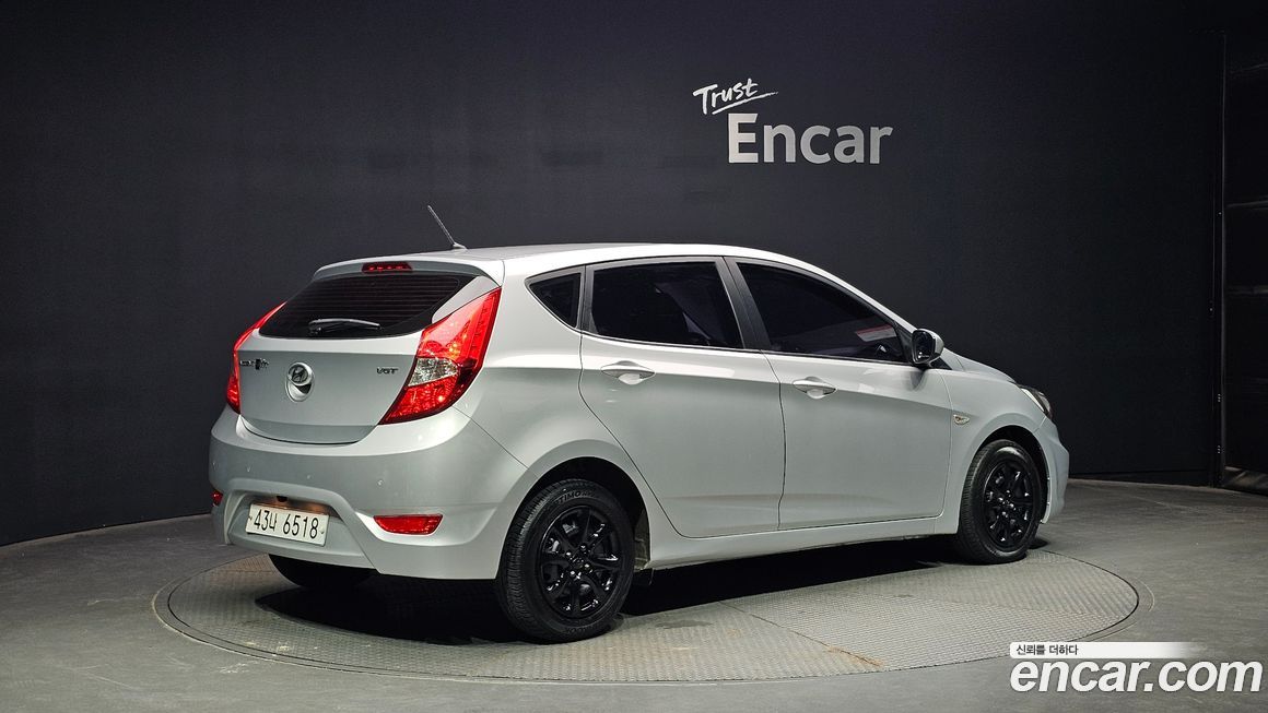 Hyundai Accent 2015