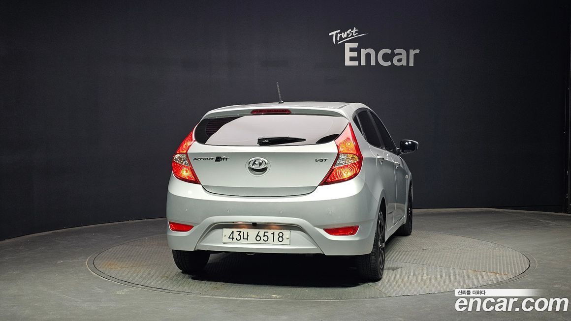 Hyundai Accent 2015