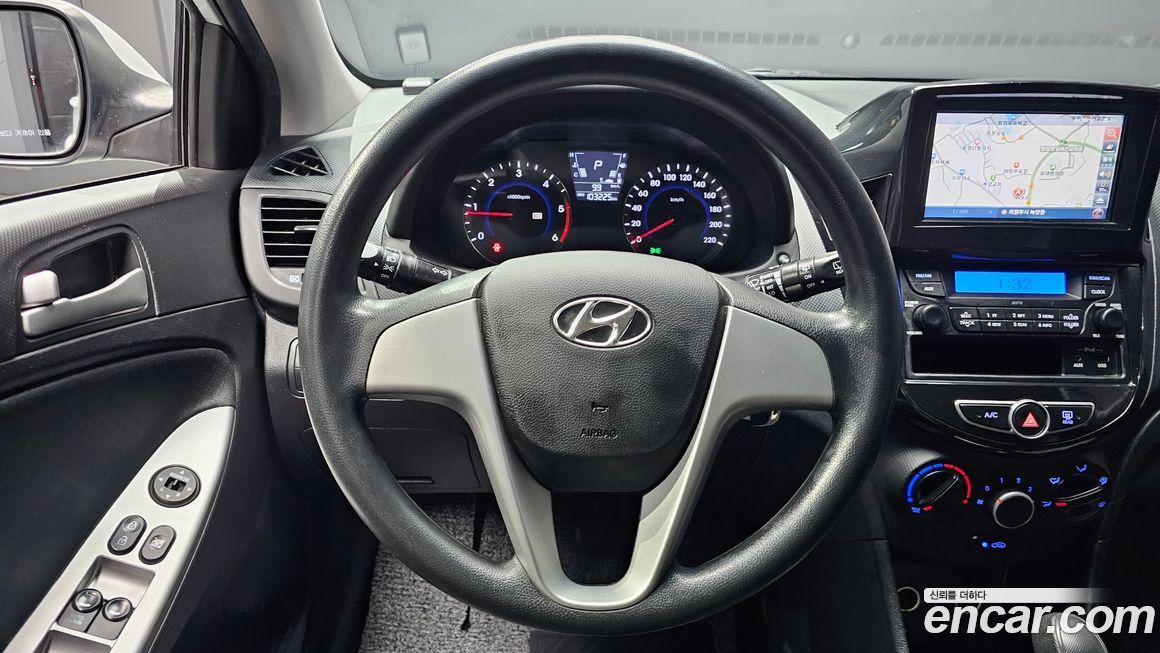 Hyundai Accent 2015