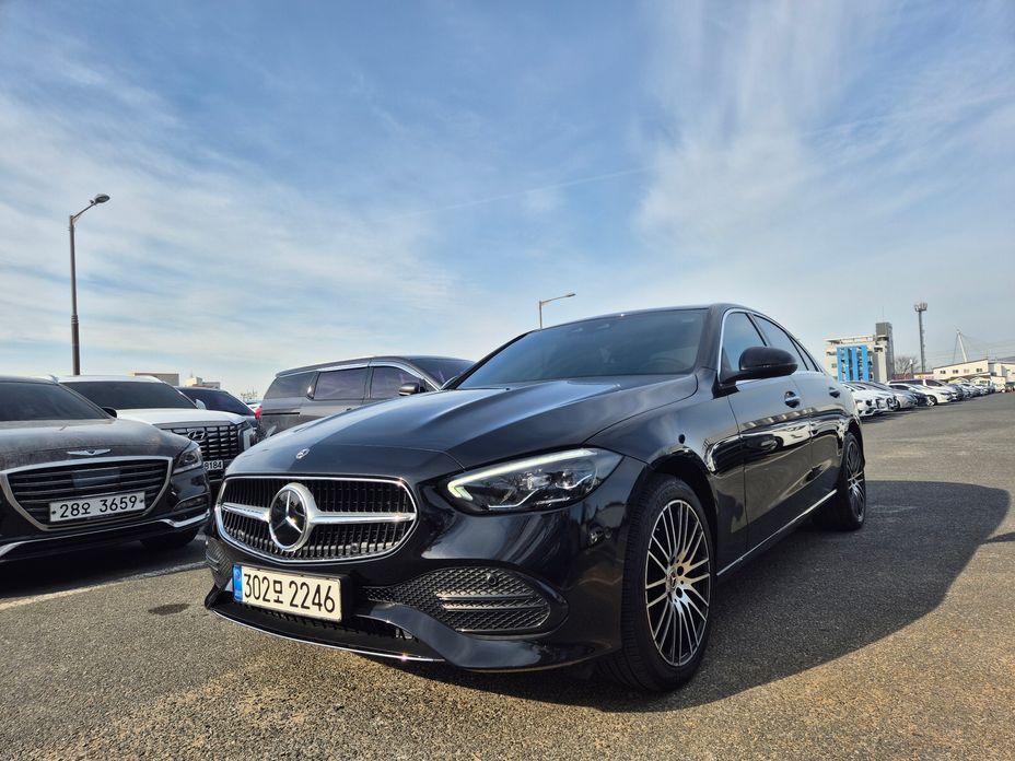 Mercedes-Benz C-Class 2023
