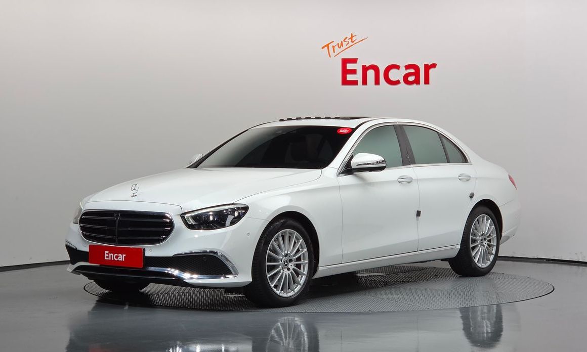 Mercedes-Benz E-Class 2022
