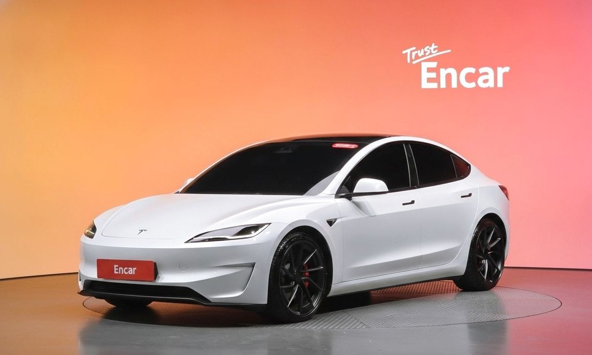 Tesla Model 3 2024
