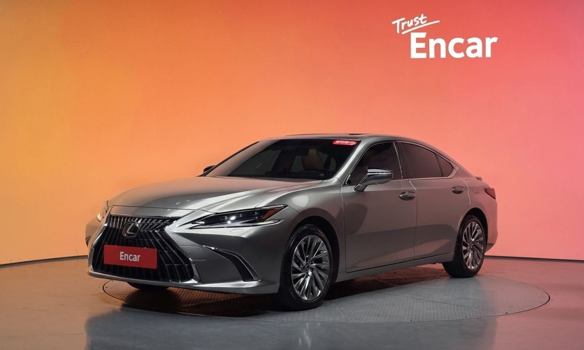 Lexus ES 2025