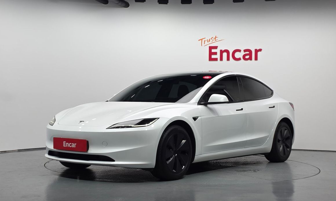 Tesla Model 3 2024