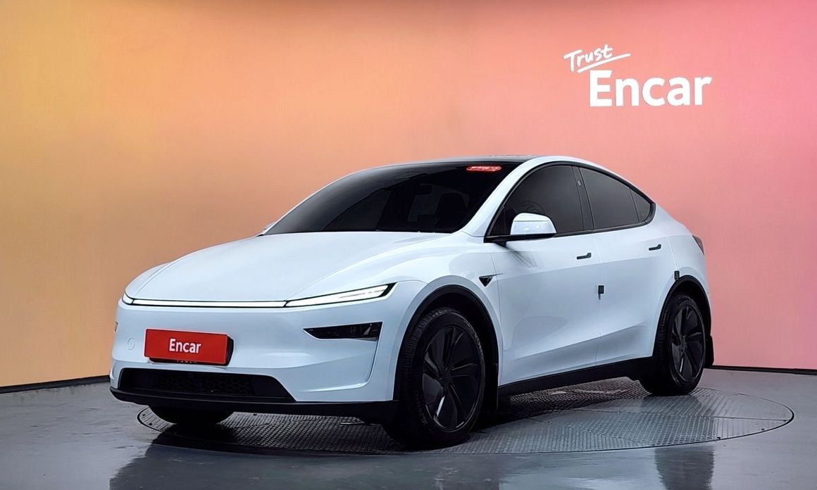 Tesla Model Y 2025