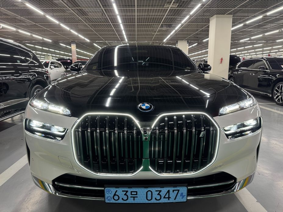 BMW i7 2023