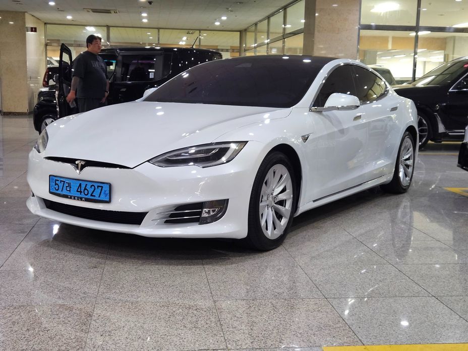 Tesla Model S 2020
