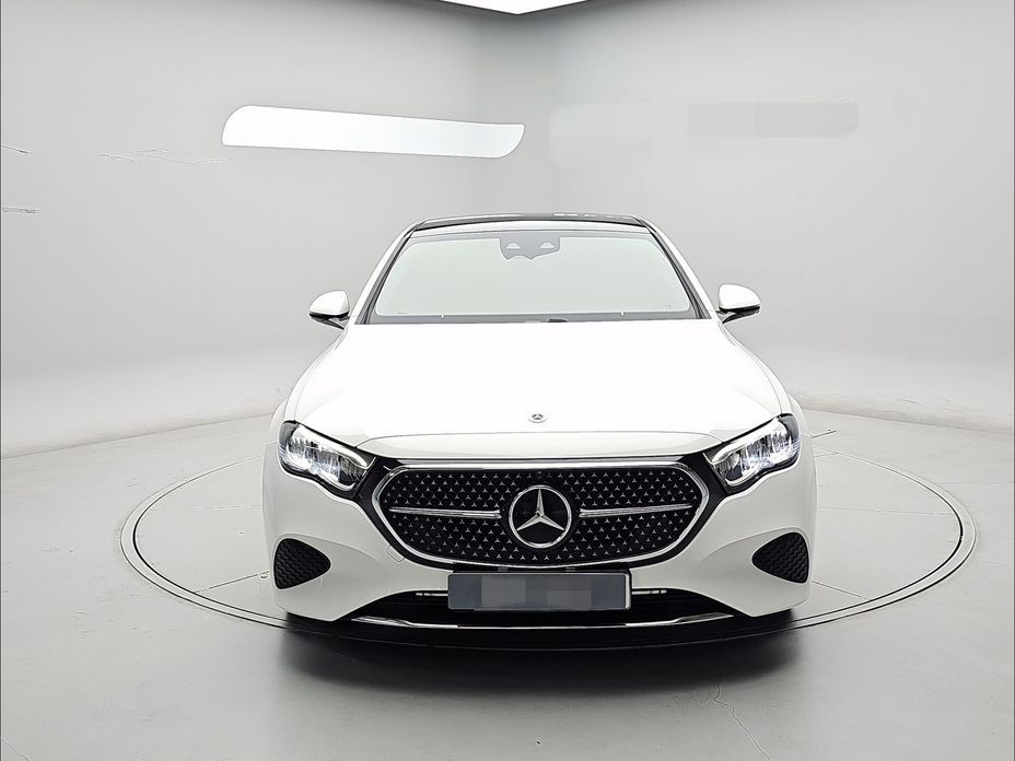 Mercedes-Benz E-Class 2024
