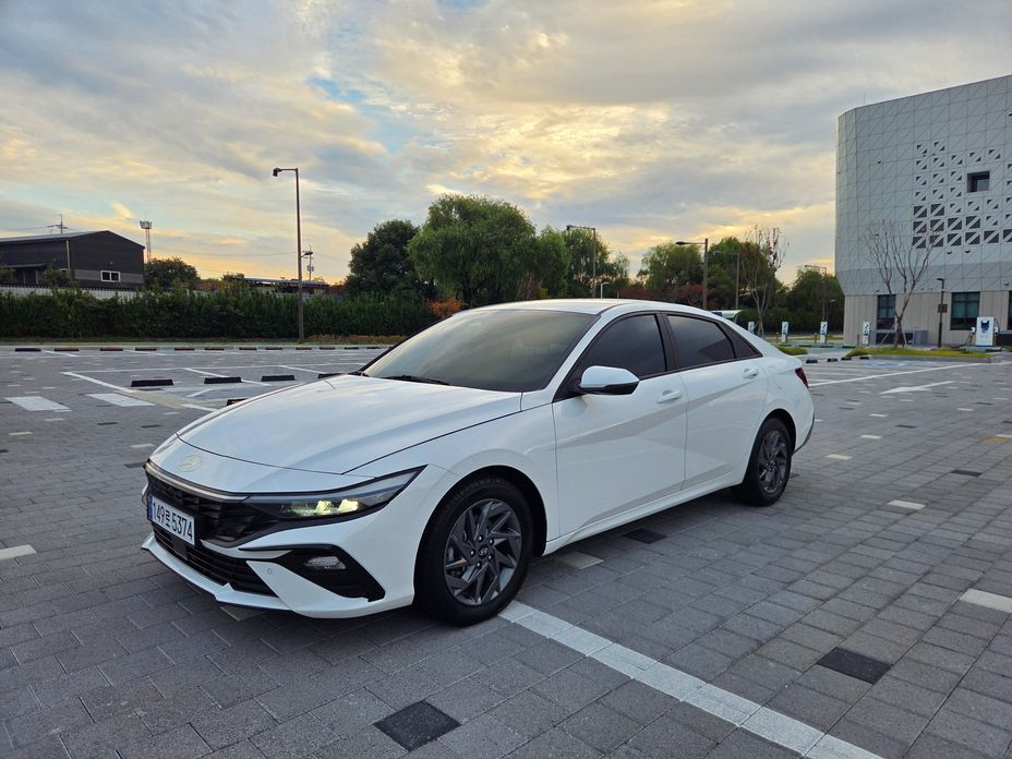 Hyundai AVANTE 2024