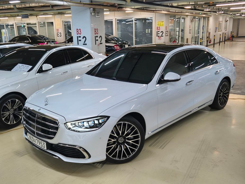 Mercedes-Benz S-Class 2024