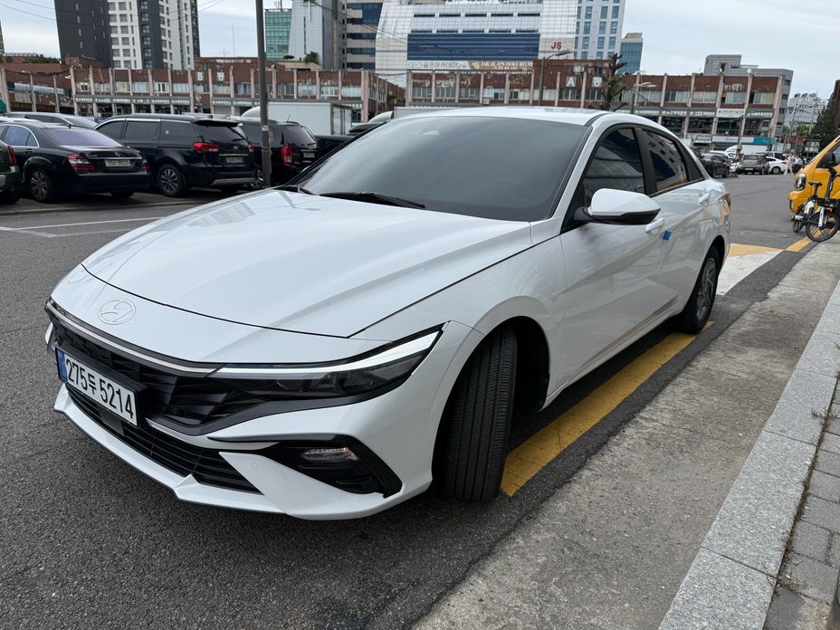 Hyundai AVANTE 2024