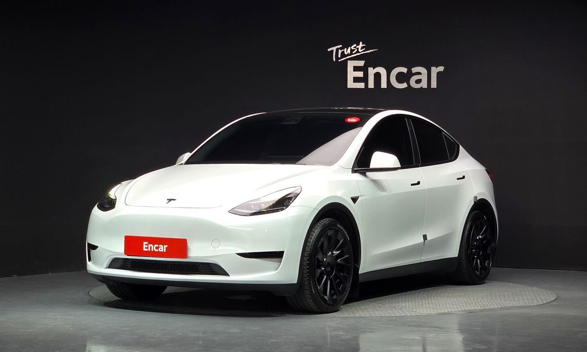Tesla Model Y 2024