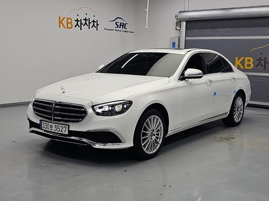 Mercedes-Benz E-Class 2023