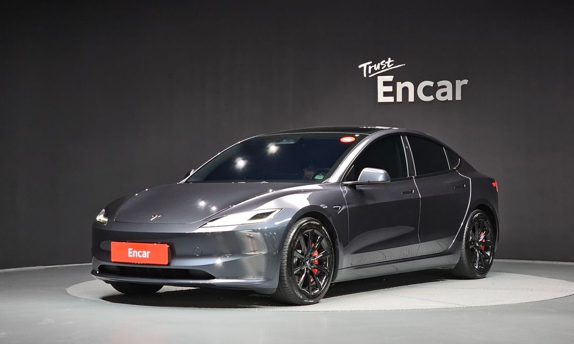 Tesla Model 3 2025