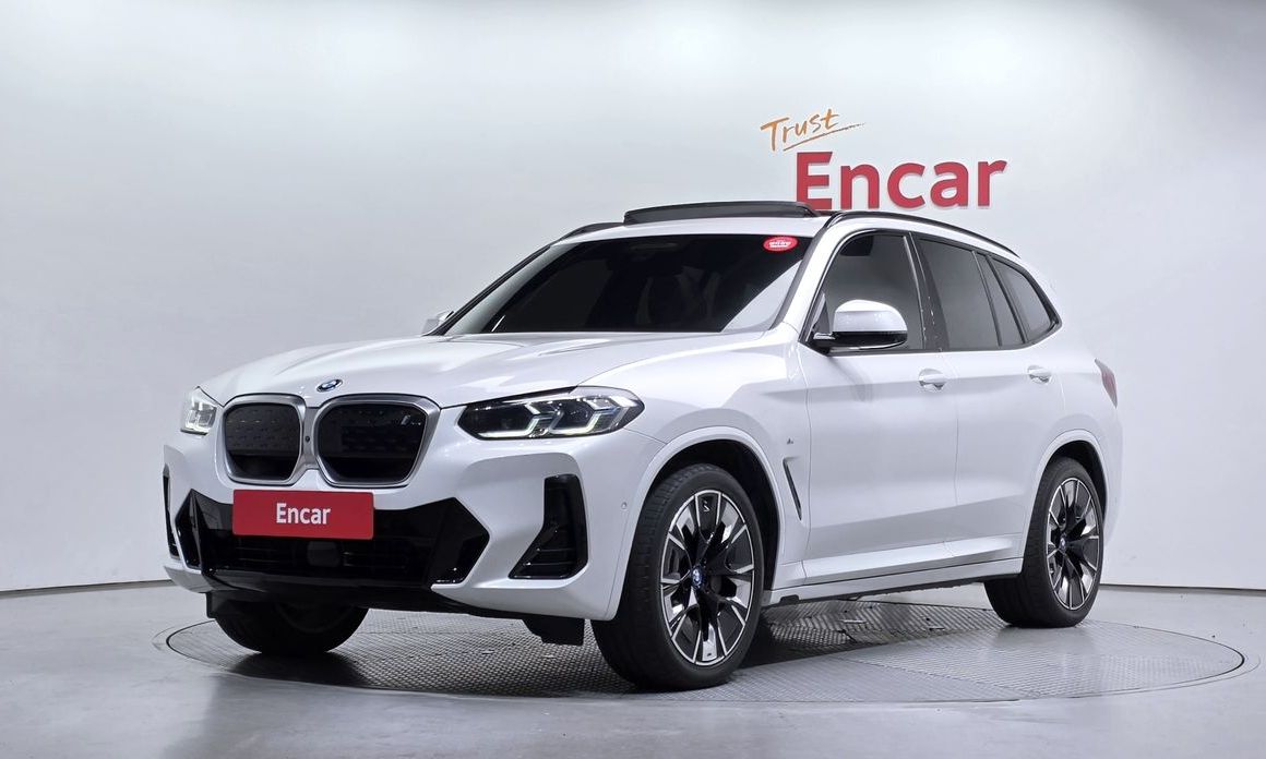 BMW iX3 2024