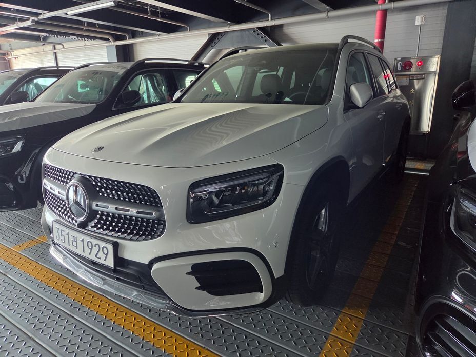Mercedes-Benz GLB-Class 2025