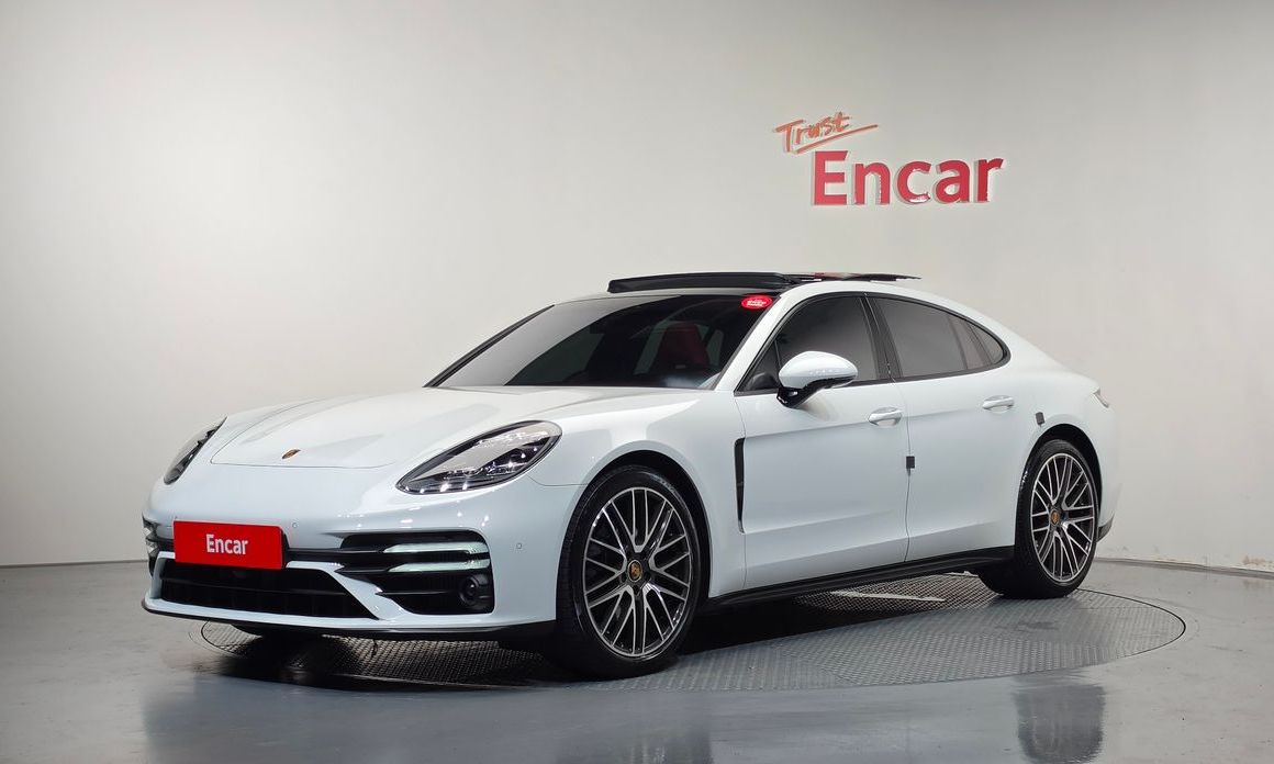 Porsche Panamera 2021