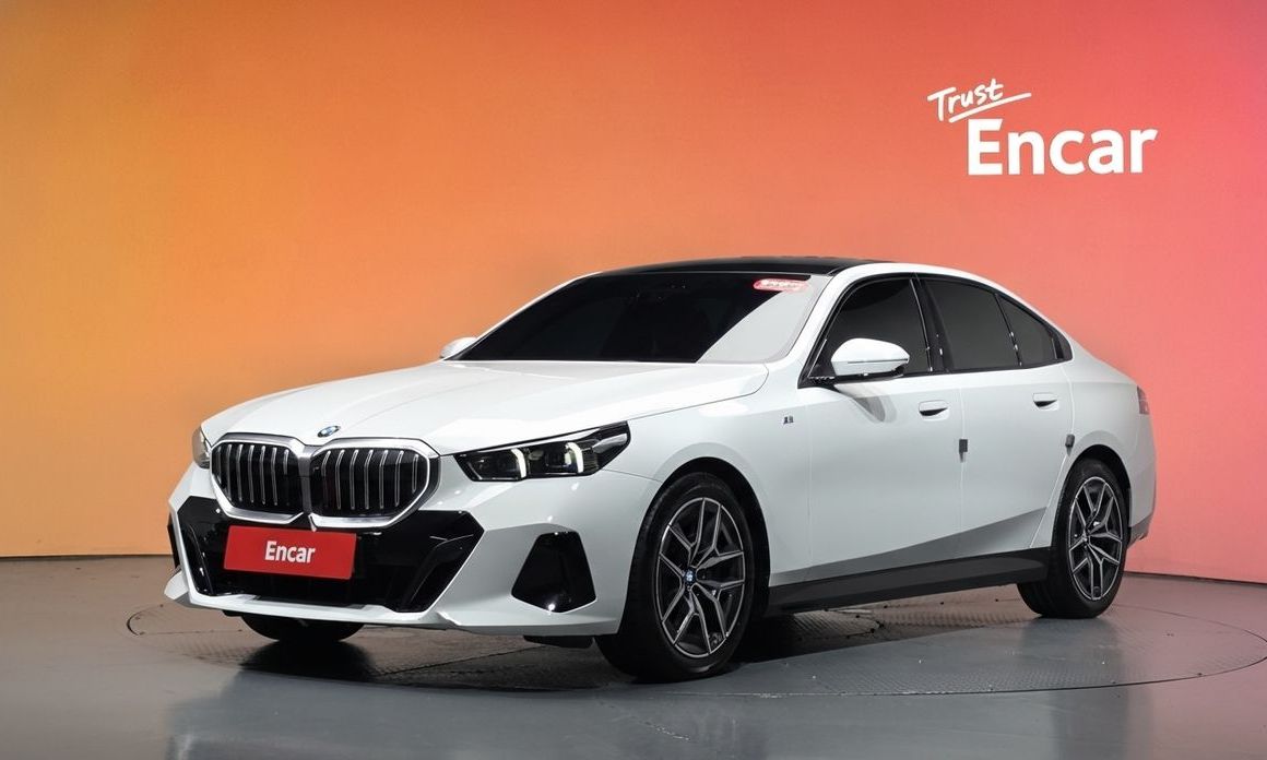BMW 5-Series 2024