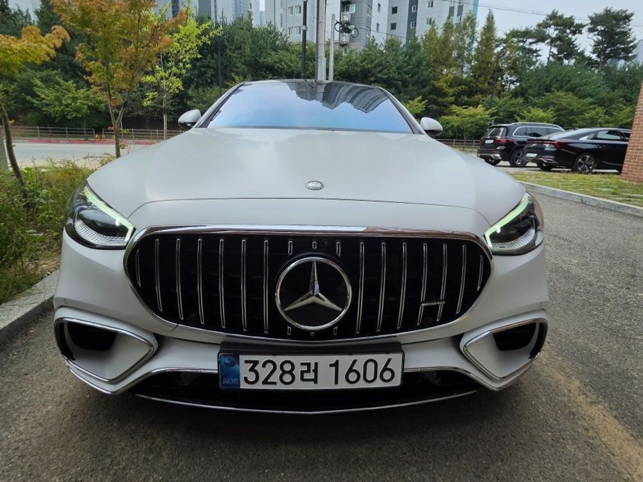 Mercedes-Benz S-Class 2024