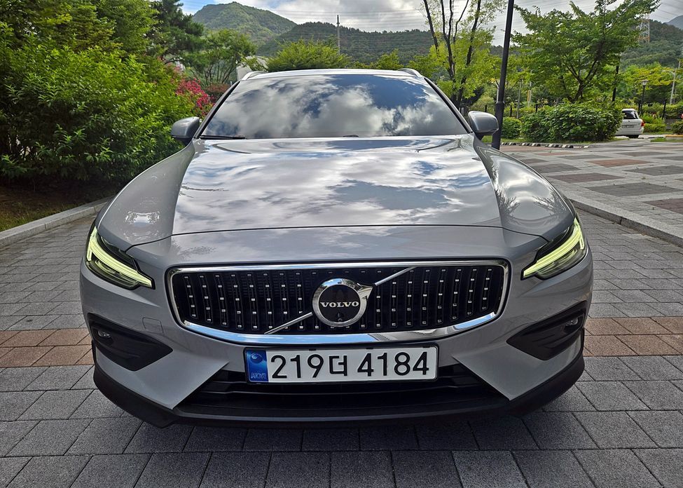 Volvo V60 2024