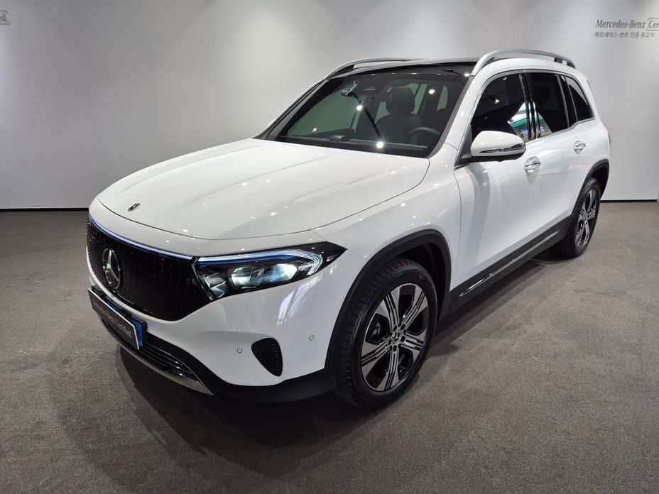 Mercedes-Benz EQB 2026