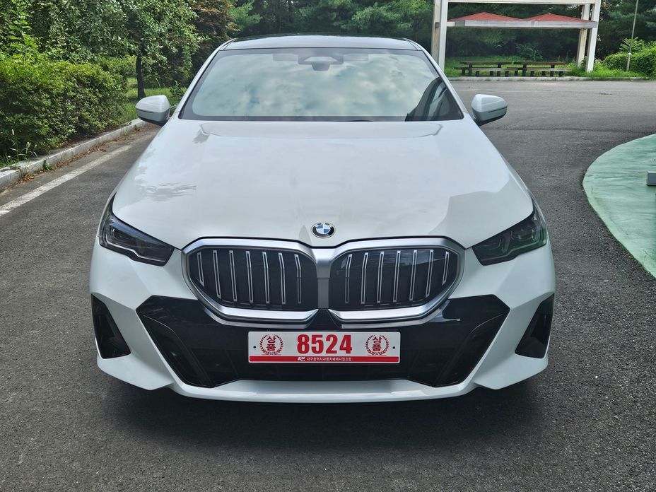 BMW 5-Series 2025