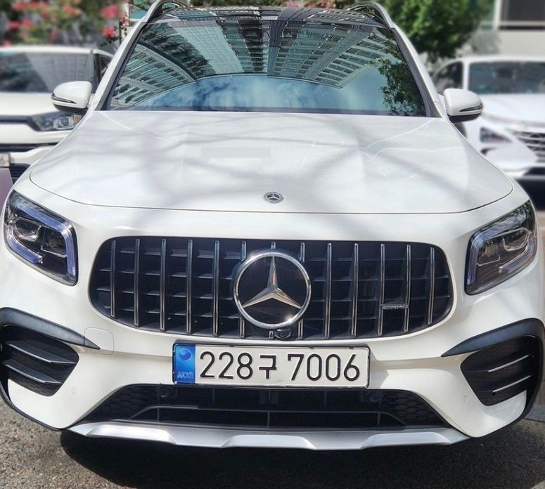 Mercedes-Benz GLB-Class 2023
