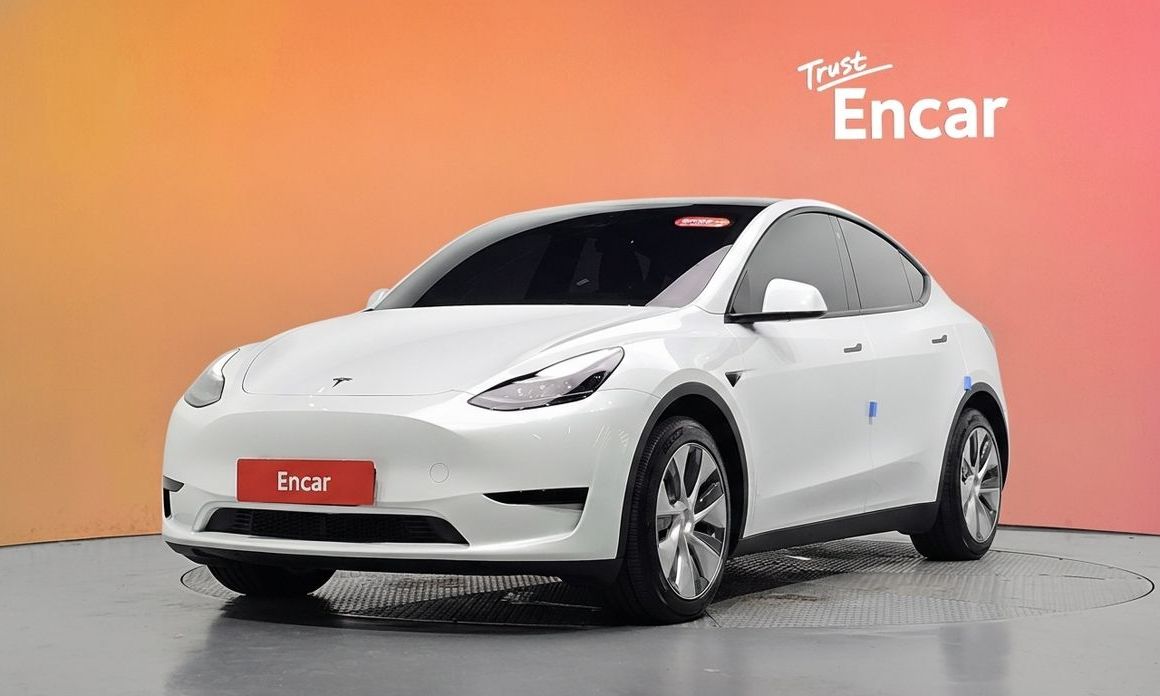 Tesla Model Y 2024
