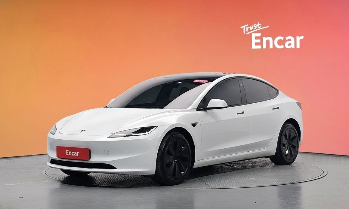 Tesla Model 3 2024