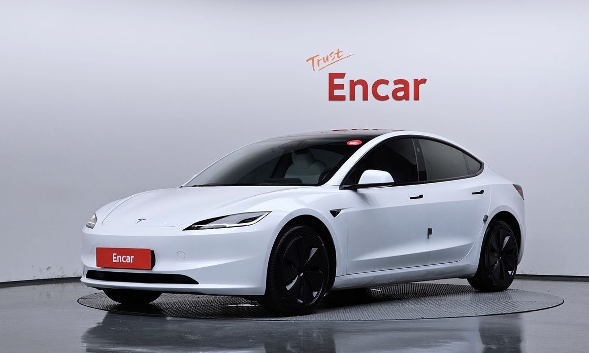 Tesla Model 3 2024