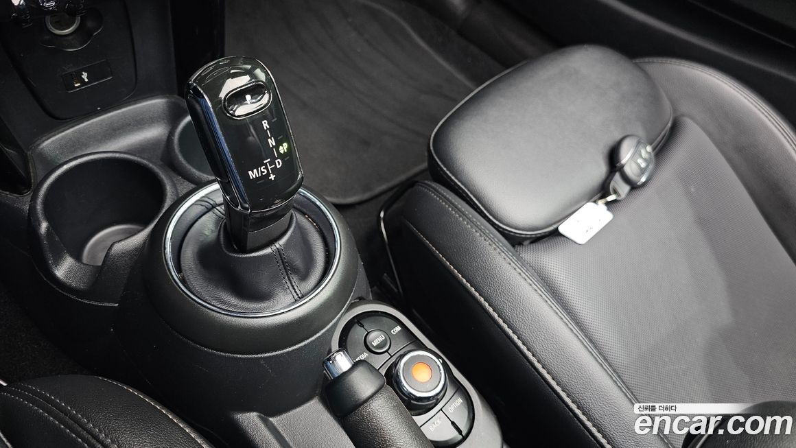 Mini Cooper Convertible 2021