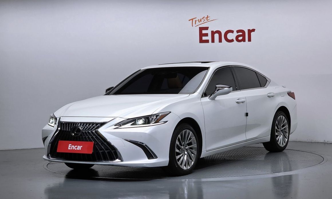 Lexus ES 2023