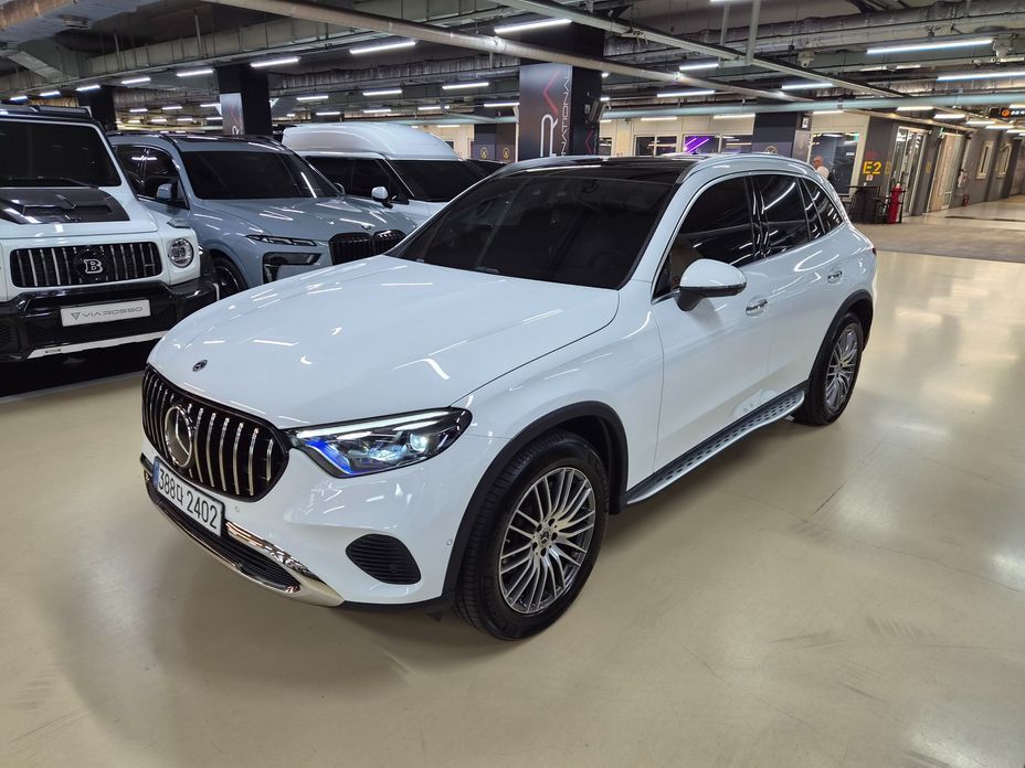 Mercedes-Benz GLC-Class 2025