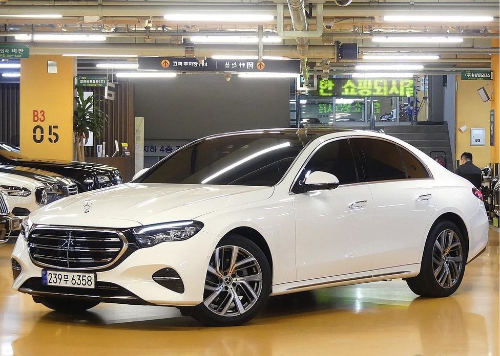 Mercedes-Benz E-Class 2024