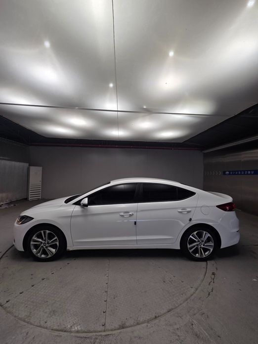 Hyundai AVANTE 2017
