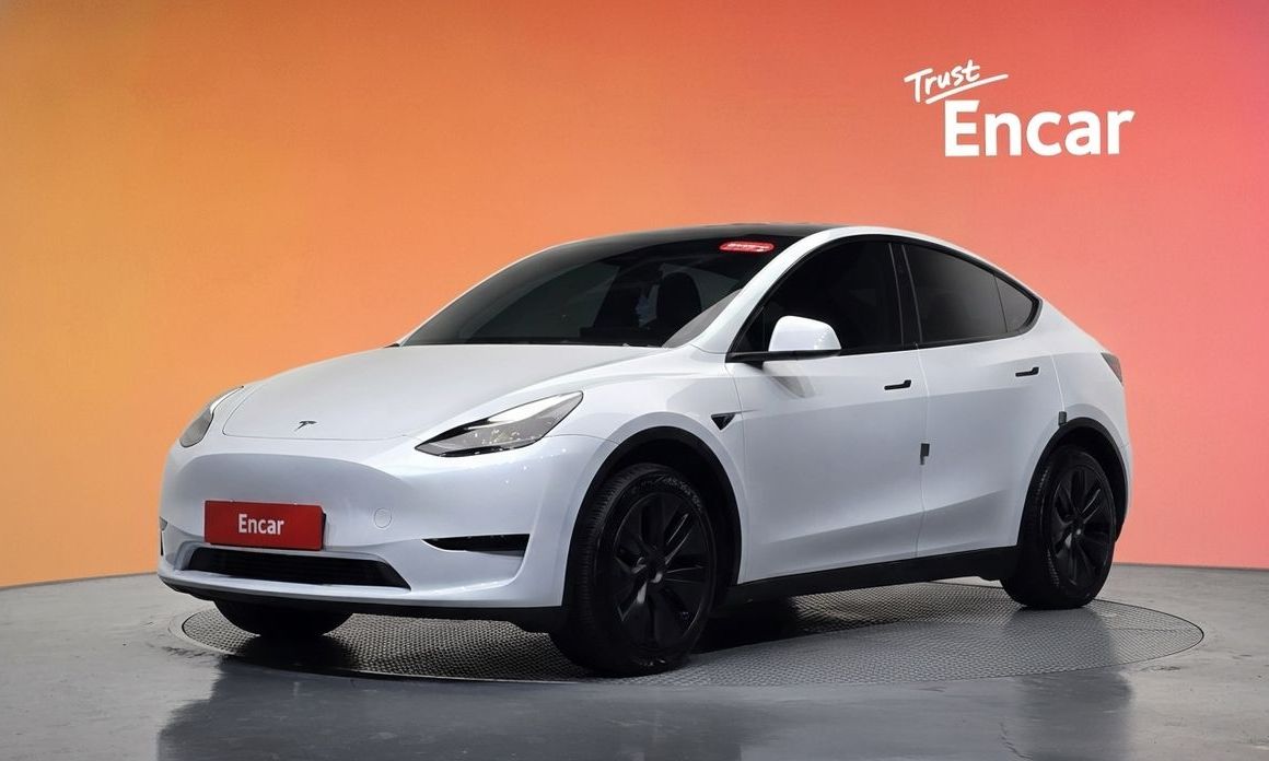 Tesla Model Y 2024