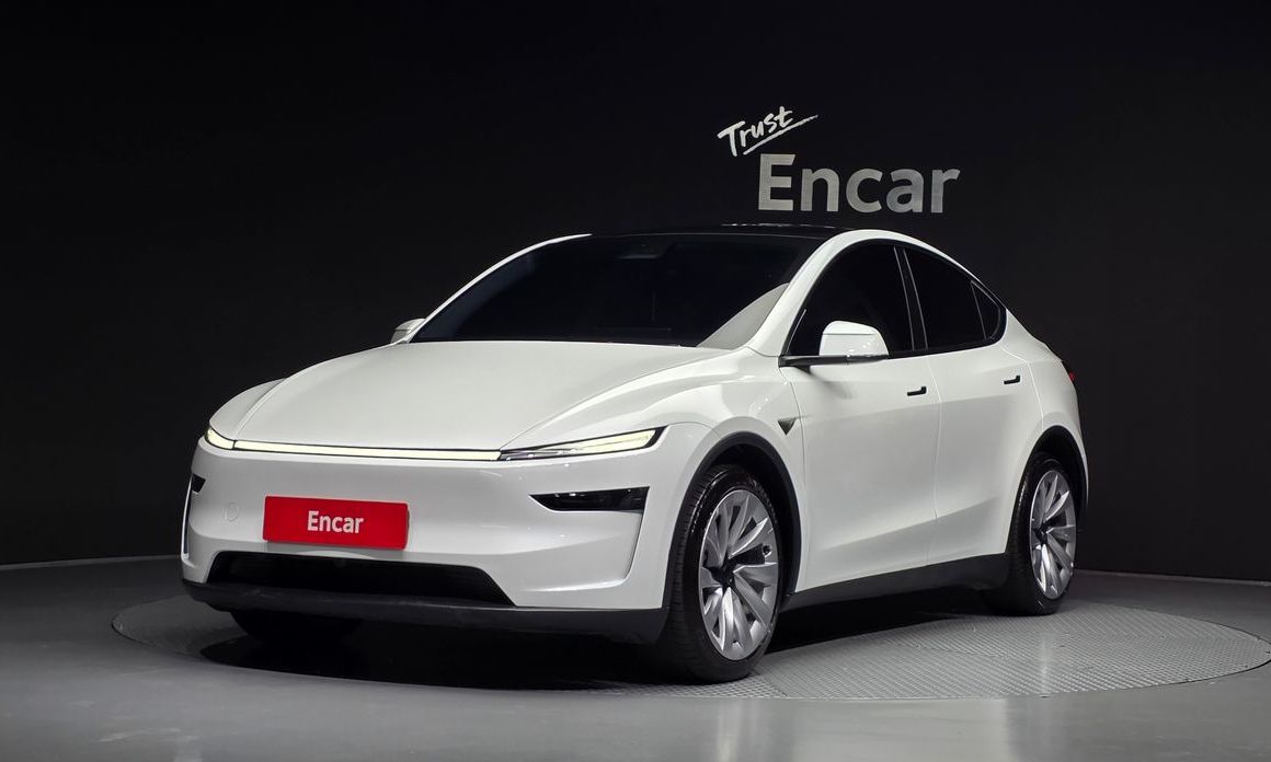 Tesla Model Y 2025
