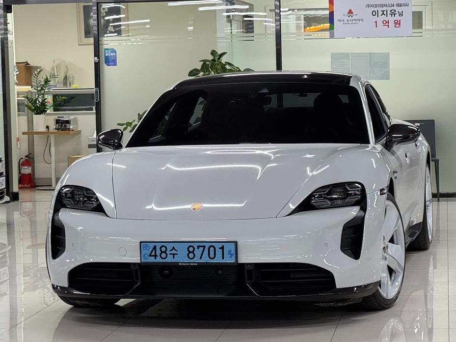 Porsche Taycan 2020