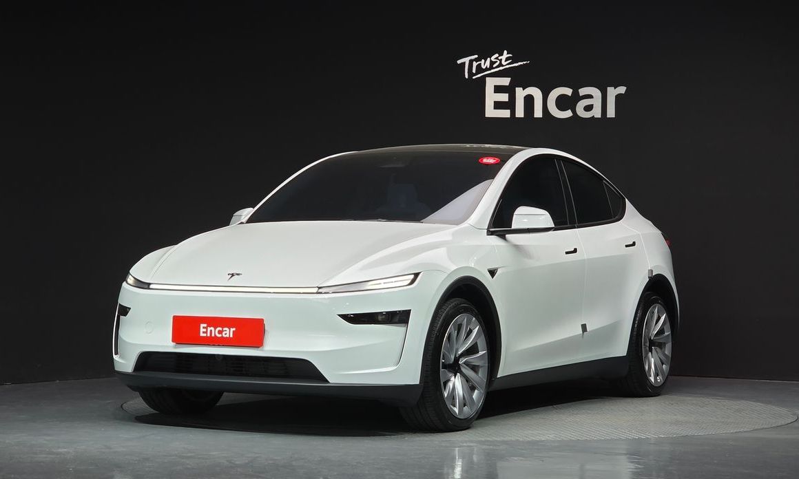 Tesla Model Y 2025