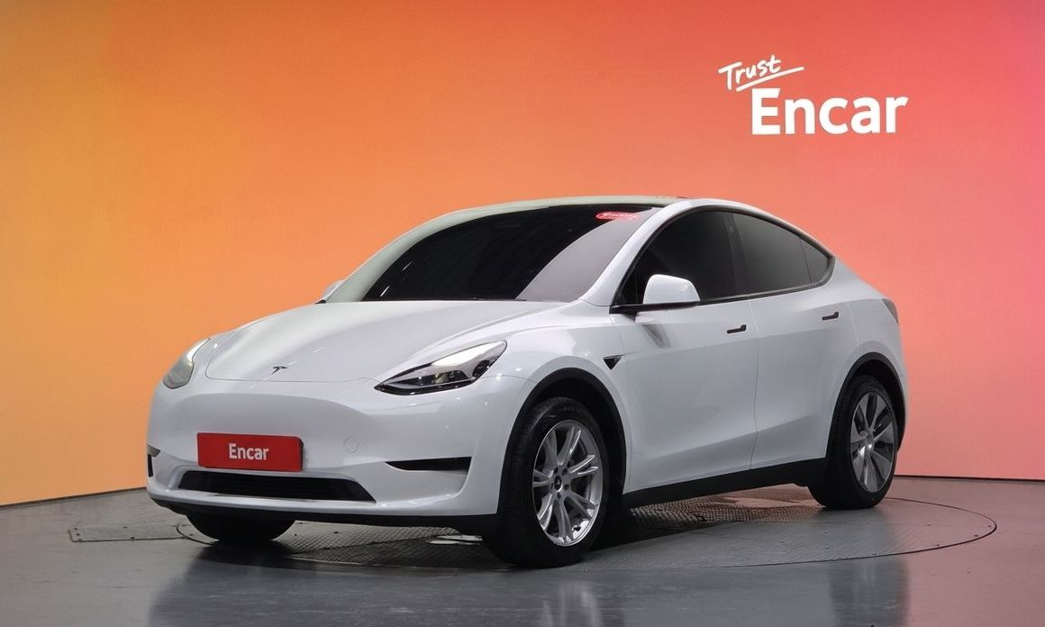 Tesla Model Y 2024