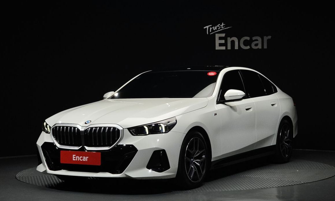 BMW 5-Series 2024